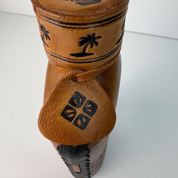 St. Lucia Pitons Leather Wrapped Flask Souvenir Caribbean - Picture 5 of 7